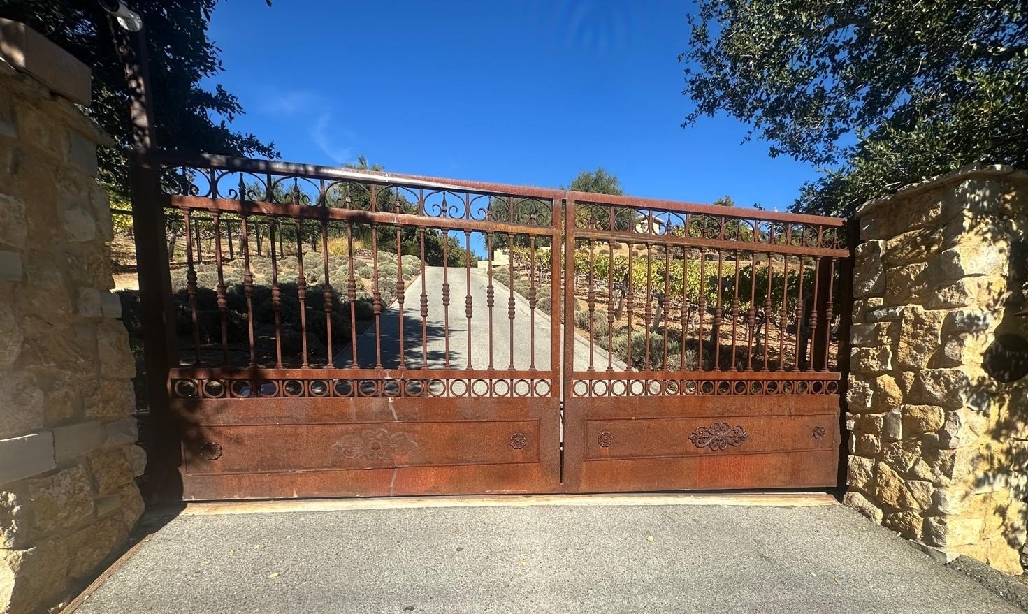 classic-gate-fencing