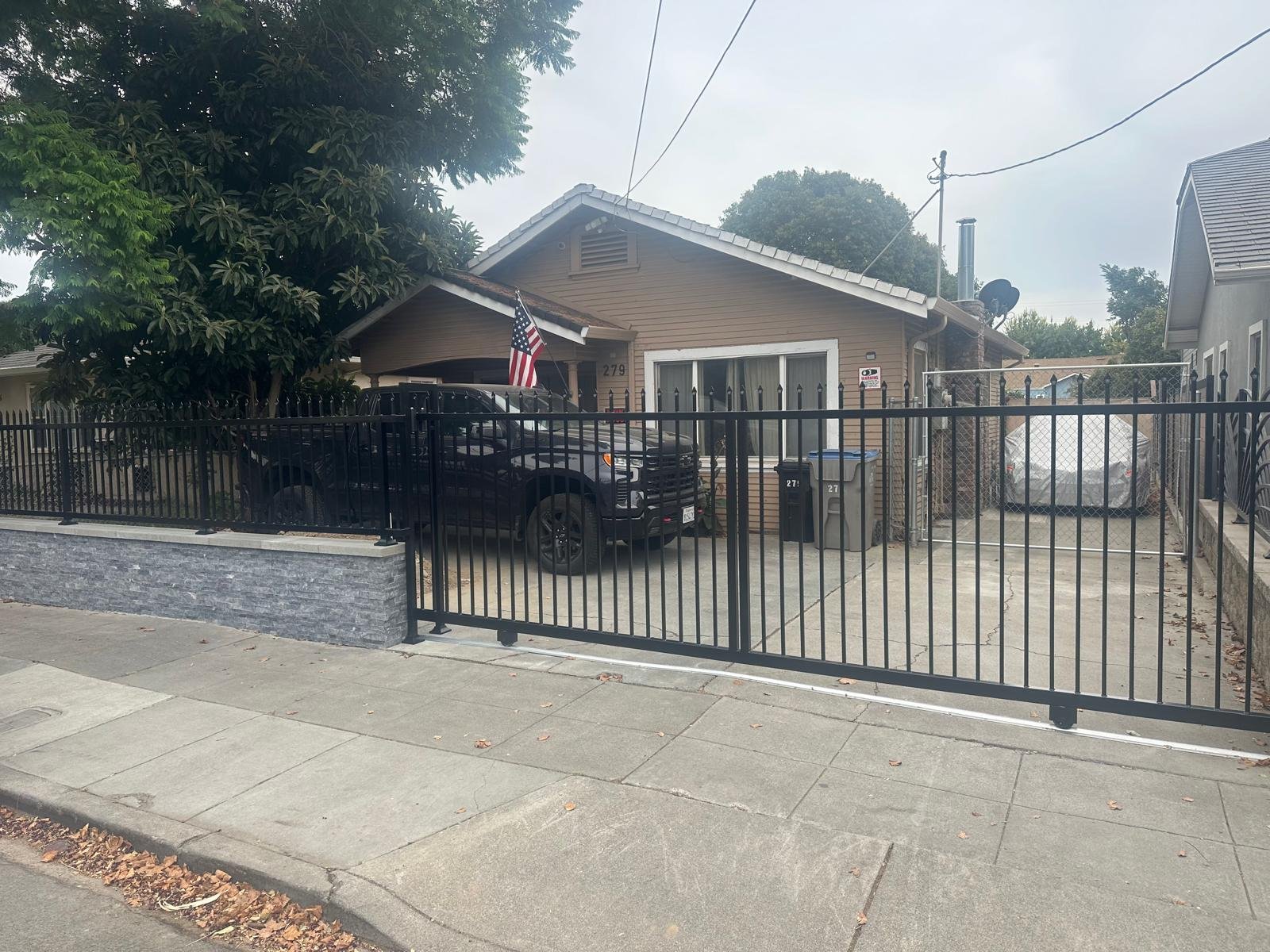home-iron-fence-and-gate